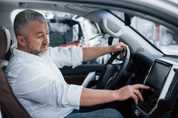Noleggiare l’auto per lavoro fuori sede o in nuova città: la mobilità senza pensieri